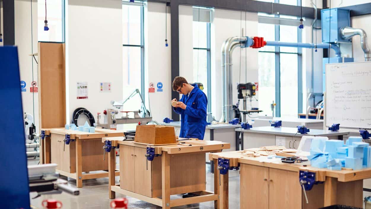 BEng (Hons) Mechanical Engineering University of Chichester