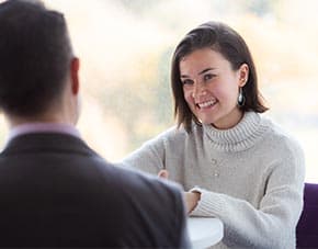 student having a one to one with a lecturer