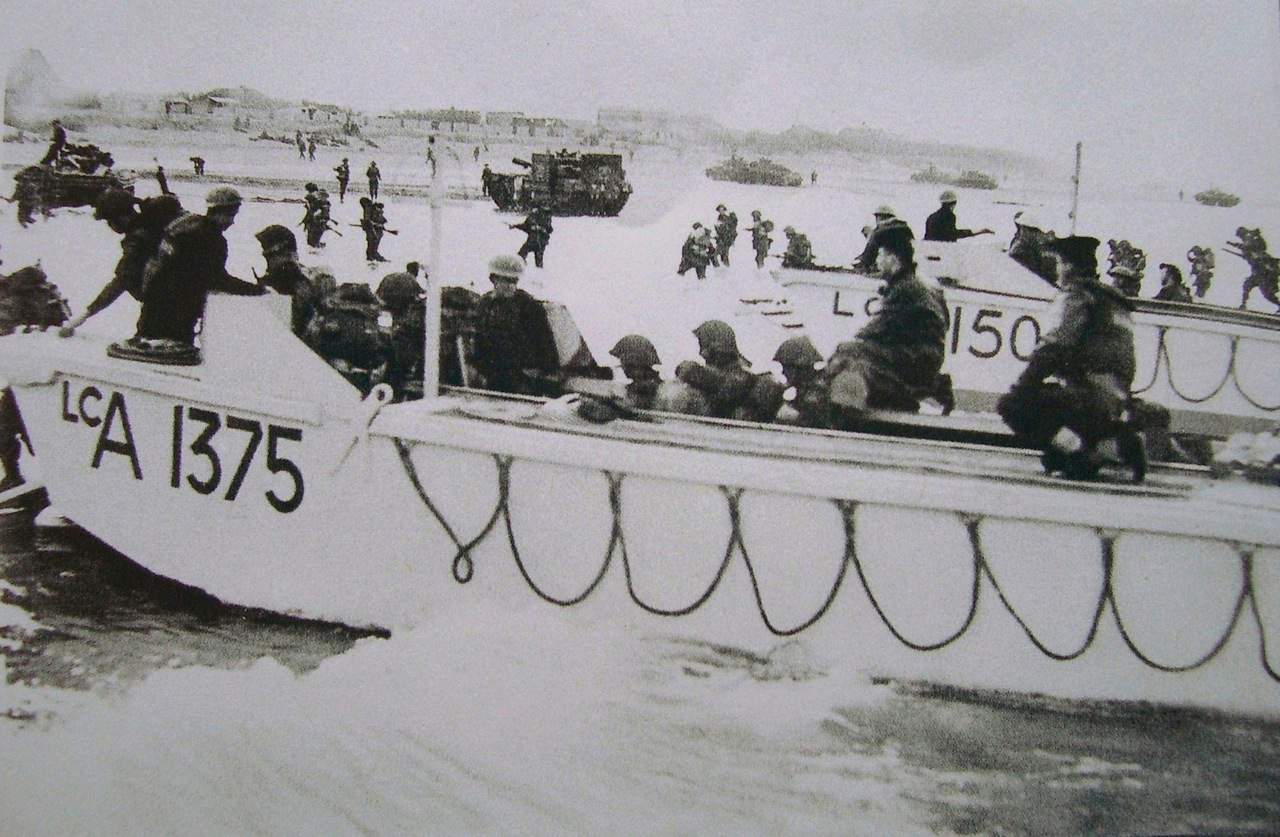 Military on boats