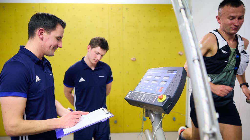 Students in sport climate chamber