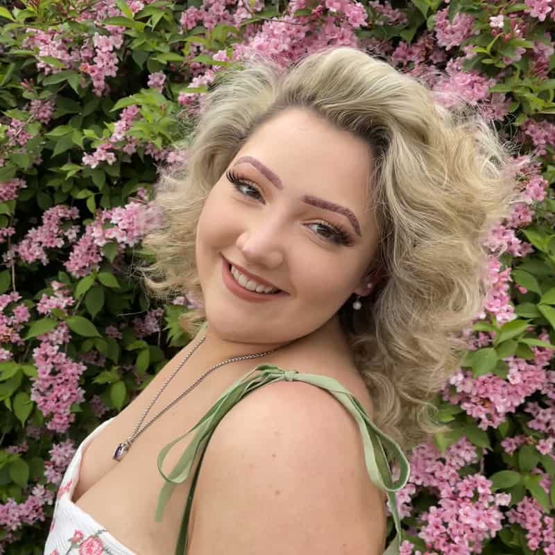 23 Izzy Page Izzy Page