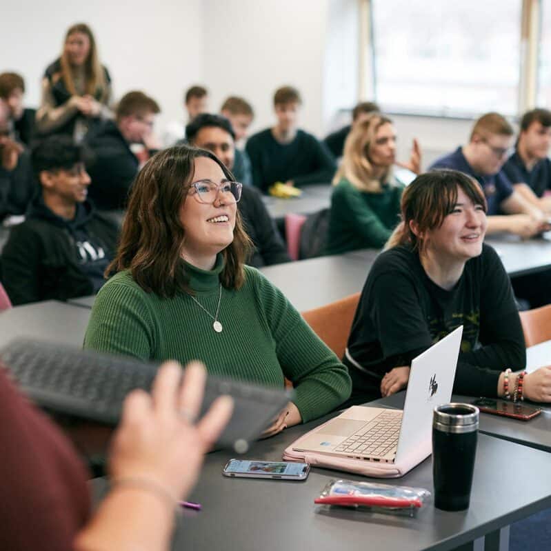 21 Business Students In Class 3