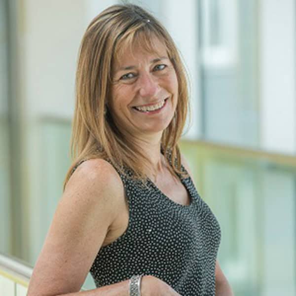 Headshot of Lesley Collier