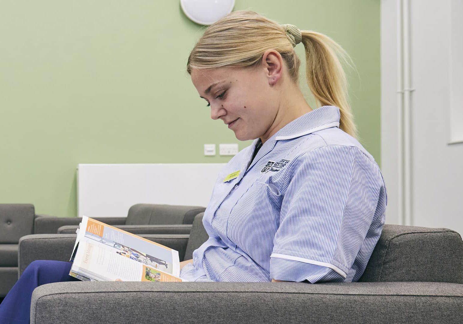 21 Nursing Students In Class (20)