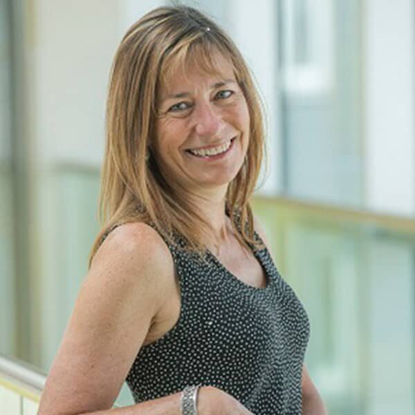 Headshot of Lesley Collier