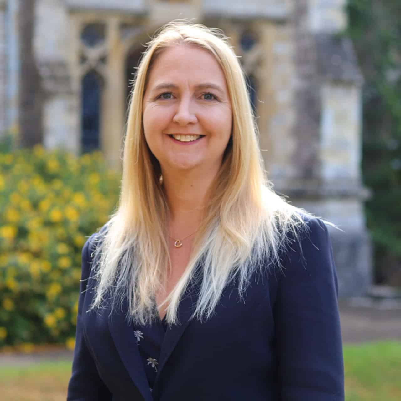Dr Amy Elkington